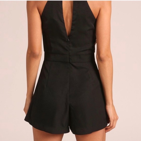 ⚡️1 LEFT⚡️Black Keyhole Romper - Picture 6 of 7